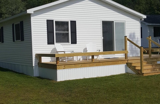 "New Cottage" at Dunn's Farm on the Shores of Beautiful Glen Lake