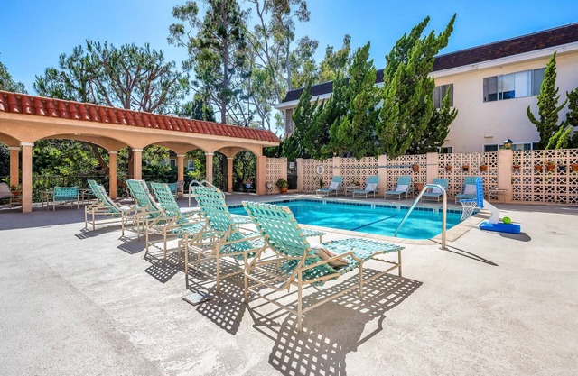 New! Culver City Condo w Pool, Indoor Parking W/D