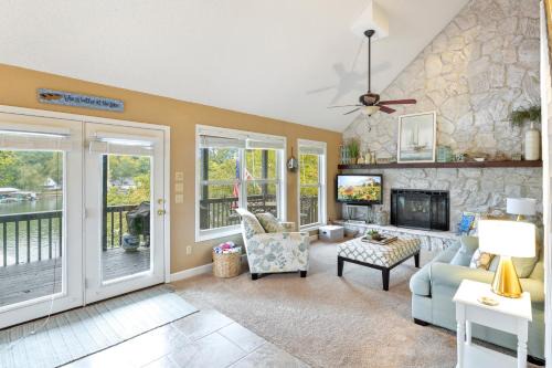 New! Deep Cove with Kayaks-Paddle Board-Fire Pit