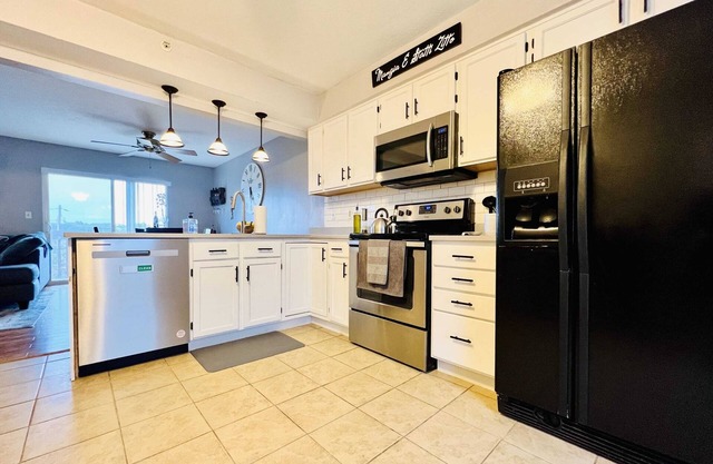 NEW Extended Stay - 2 bed home in Carnegie, PA
