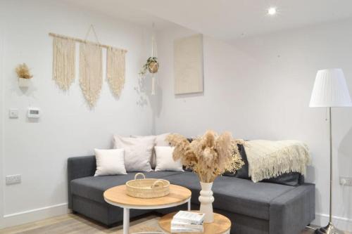 New Flat near Luton Airport FREE PARKING