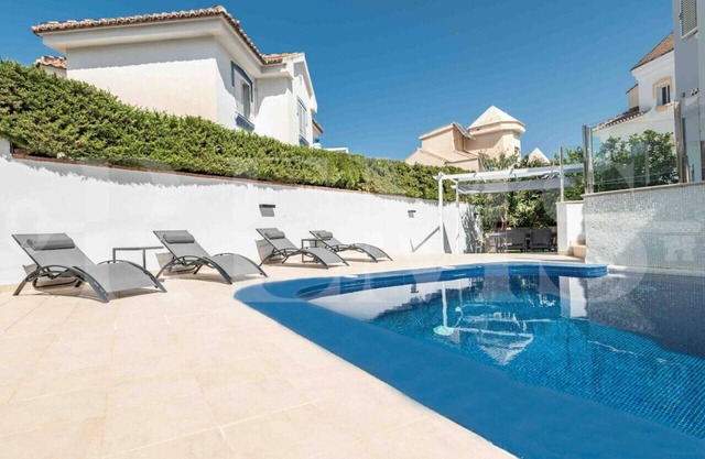 NEW Full house w/ pool, BBQ & garden by REMS