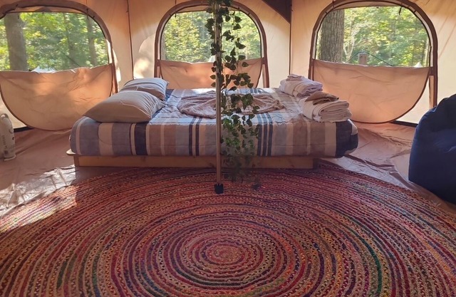 NEW! Glamping Yurt on w/Electric, Mini Fridge, Grill, Firepit Red River Gorge
