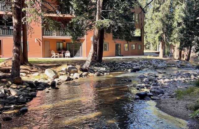 New Ground Level Riverfront Suite - Walk to Village!