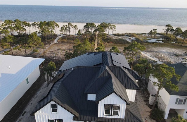 New High End Build/Furnishings! Max 12 guests - Gated Community includes pool