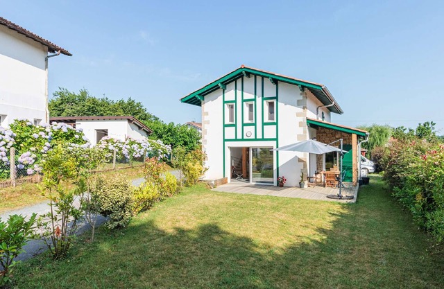 New house 300 m from town and 10 min from Bidart beaches