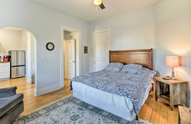 NEW! Ideally Located Studio ~ 3 Mi to Downtown!
