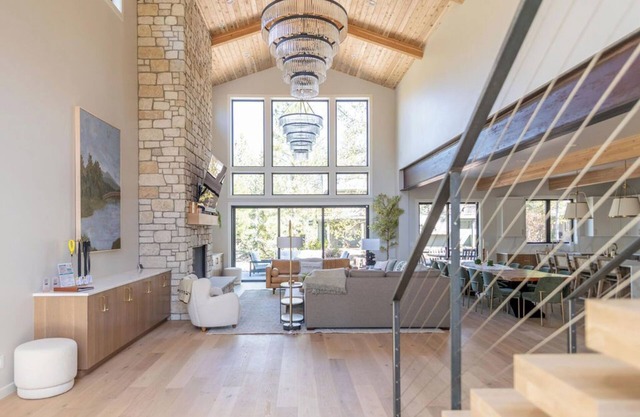 New in Sunriver 2025! Sleeps 14+, 14 beds, Luxury modern lodge.