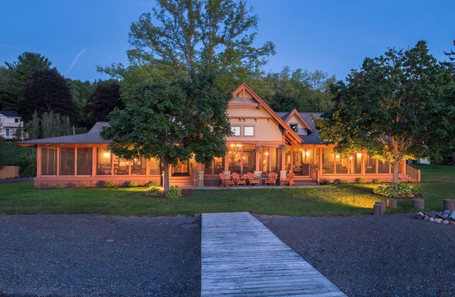 NEW LISTING 5 BR/3 BA Authentic Luxury Home ON Keuka Lake!
