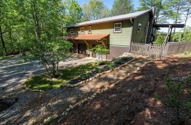New Listing! Boho Mountain Getaway - River Views/Hot Tub