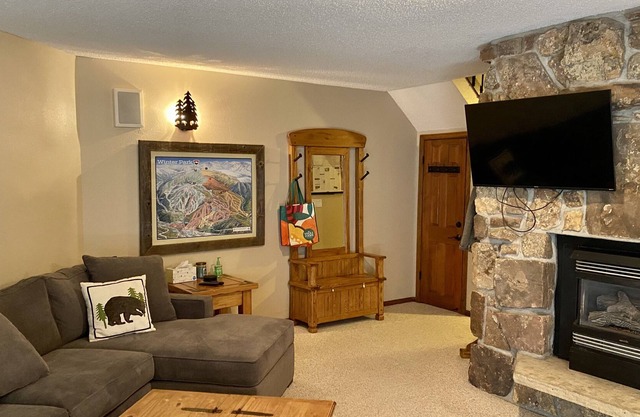 New listing, Great Condo! Short Walk to Winter Park Resort and the Fraser Trail.