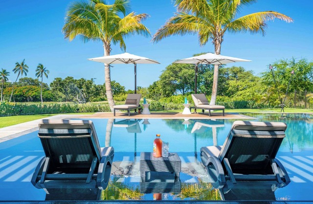 New Listing Stunning Zero Edge Pool & Spa Weekly & Monthly Discounts!