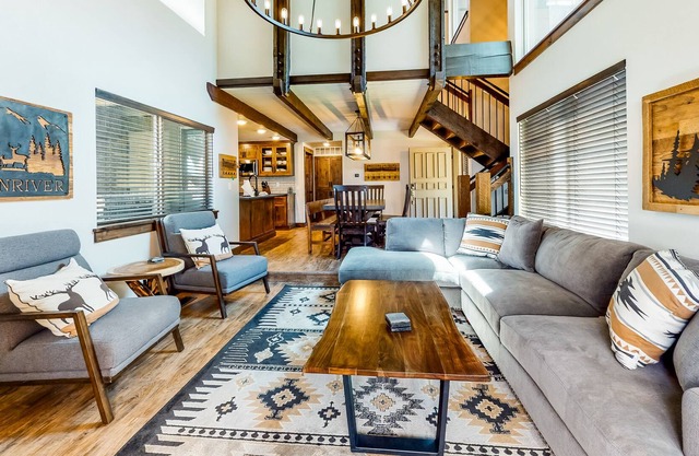 New listing! Updated lodge w/ lovely interior within walking distance of Village