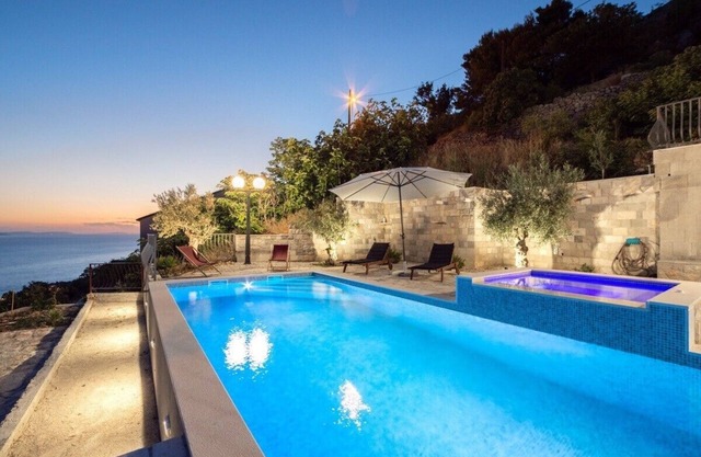 NEW! Lovely Villa With Heated Pool and Sea View