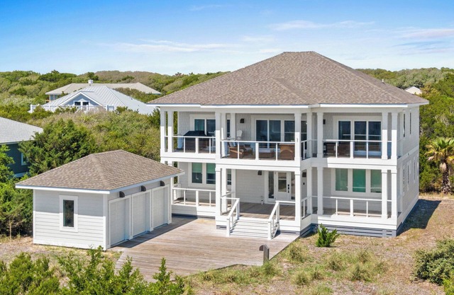 New Luxurious Ocean View Oasis on South Beach with 4 Bed 4 Bath Bhi Club