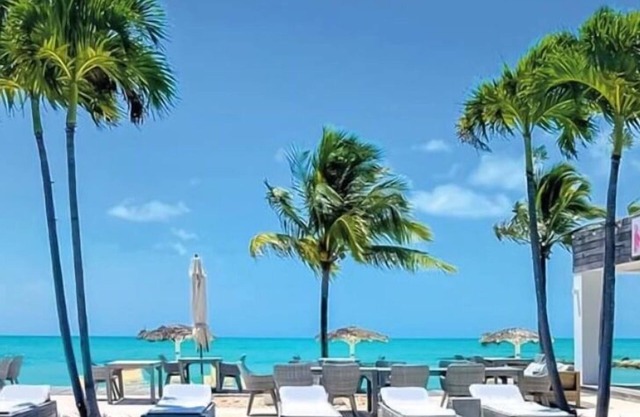 New Luxury 3 bedroom villa steps from the beach.