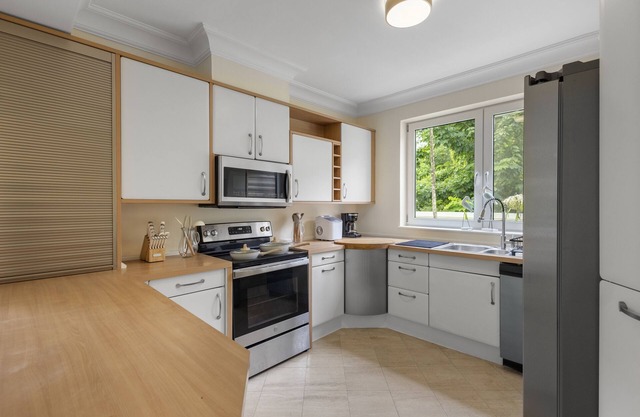 NEW Luxury, 4BDR, Spacious, Paradise Island, Steps from Atlantis, Pool