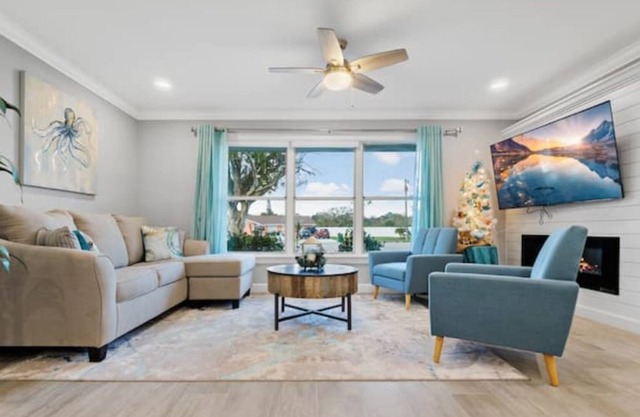 NEW! Luxury Beach Home w Pool Table for 11 people