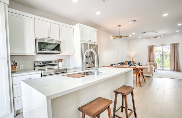 NEW Luxury Condo/Location/Pool/Beach/Baha Mar/UNIT 3