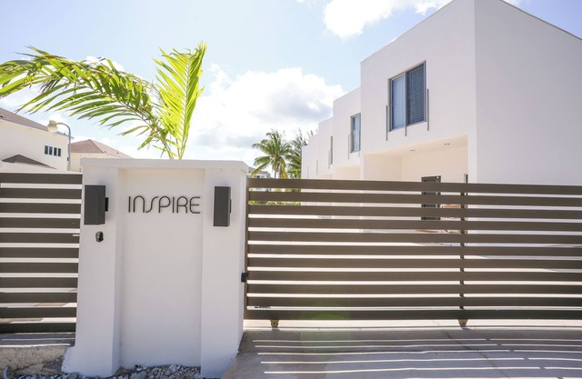 NEW Luxury Condo/Location/Pool/Beach/Baha Mar UNIT 4