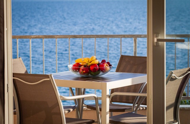 New luxury apartment on the beach (Nr2)