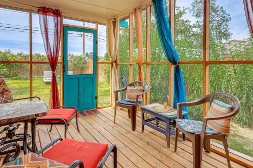 New Mexico Cottage Hot Springs Fed Tub On-Site