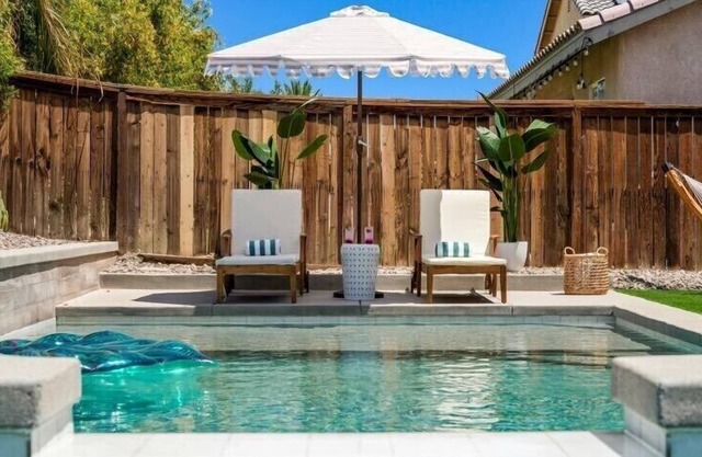 NEW Modern Boho Retreat~ Pool~Hot Tub~ Firepit~ Game Room~ Near PSP