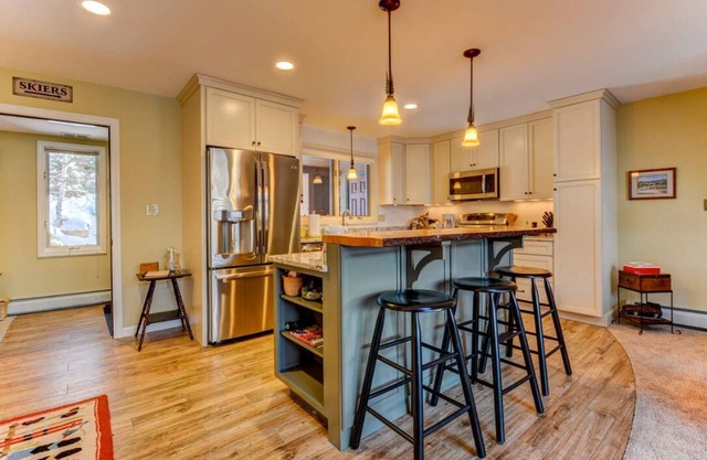 NEW! Modern & Cozy Bretton Woods 4br/4ba condo. Close to Mt. Washington Hotel