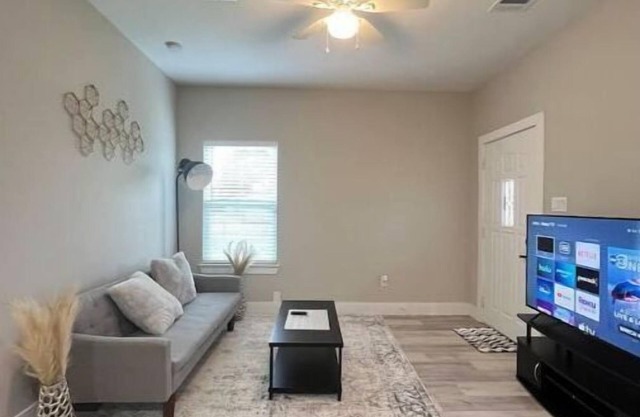NEW modern home near Downtown!