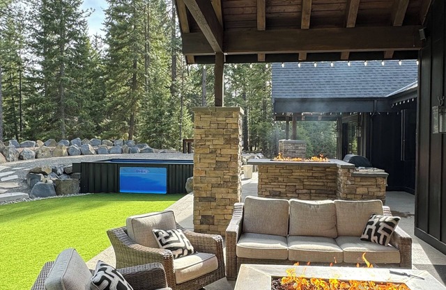 NEW Modern Mt. Retreat with Private Mod Pool!