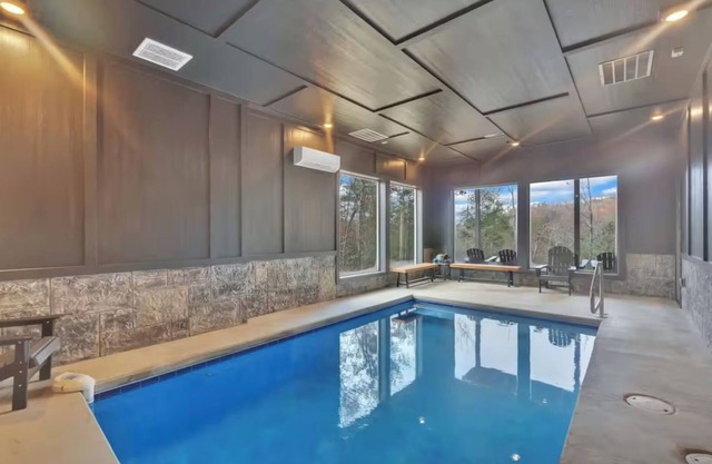 NEW/Mountain Views/Pool/Hot tub/Firepit/Game Room