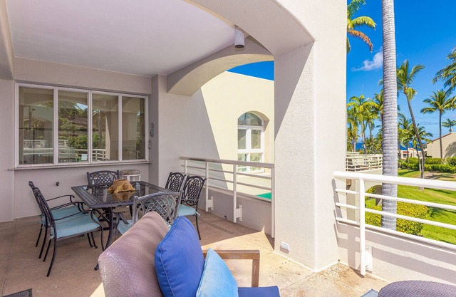 New! Palms 702 - Romantic Retreat - Split AC in Bedroom - Open-Air Living Area