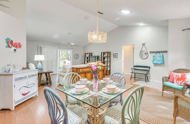 New Port Richey Home w/Charcoal Grill Near Hiking
