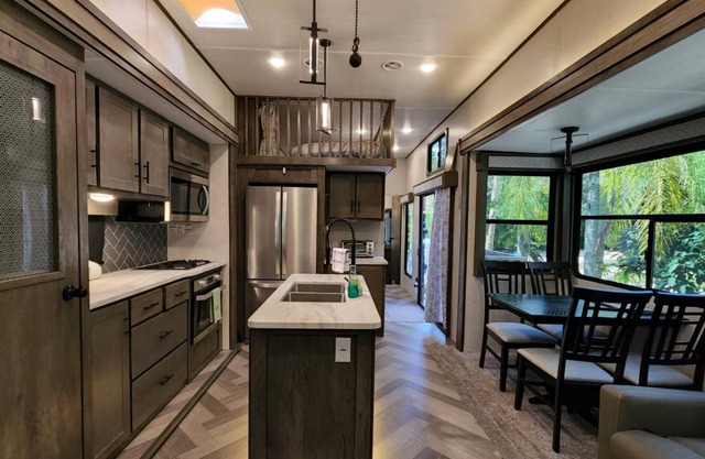 NEW Private RV Rental for Large Groups w/Golf Cart! 271