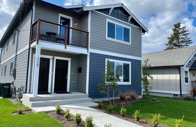 NEW - Puyallup Downtown Duplex