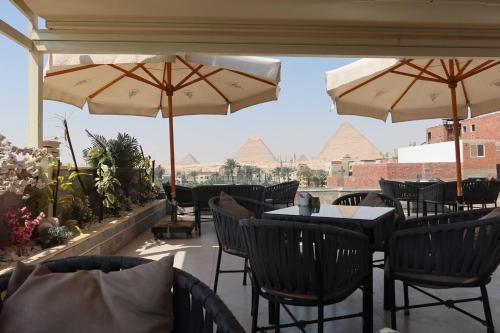 New pyramids view Hotel & Desert