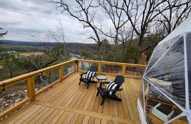 NEW RIVER VIEW Cliff Dome Glamping @ White River, minutes to fishing, hikes!