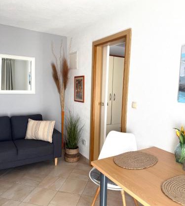 New studio apartment with sea view
