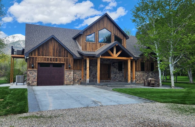 New Swan Valley Cabin on Palisades Creek, Fishing, Hiking, Relaxation!