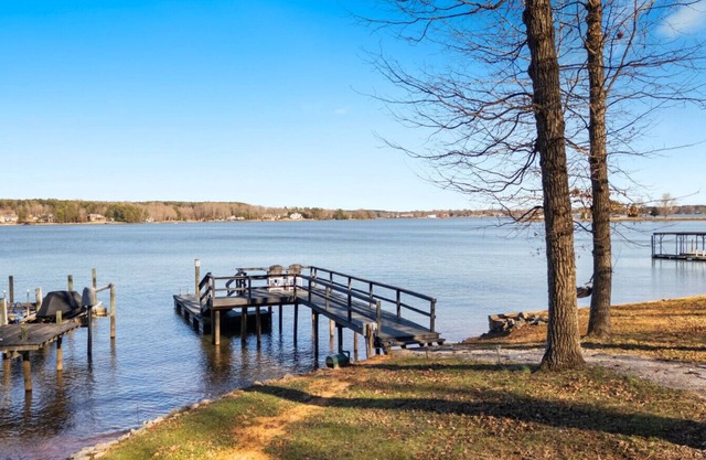 New to Lake Norman! Cozy Cabin with Big Water Views!