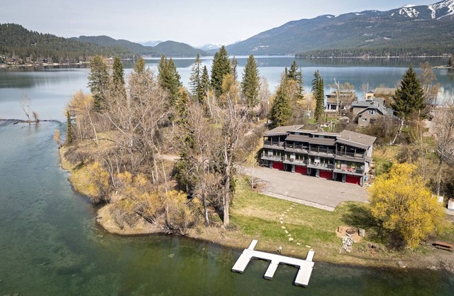 New! Townhome on Whitefish Lake with private hot tub, dock & fire pit