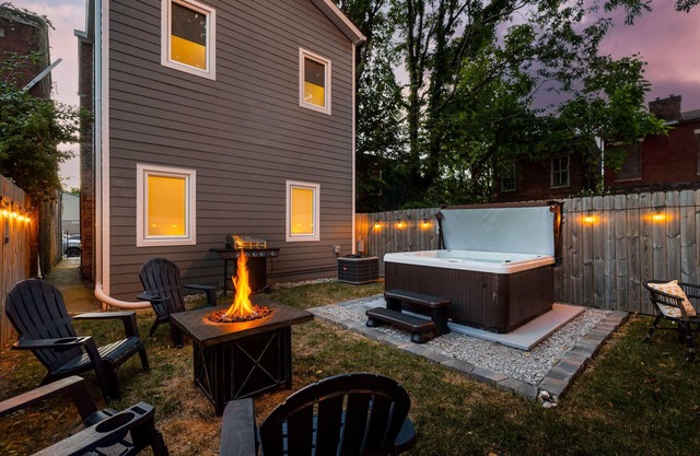 New! Urban Vibrance! NuLu - Walkable - Hot Tub!