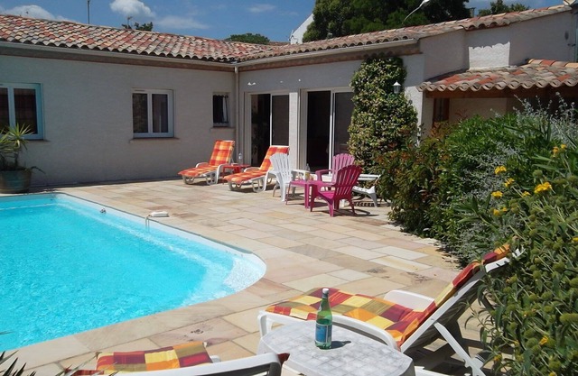 NEW VILLA, PRIVATE POOL, quiet, close to beaches