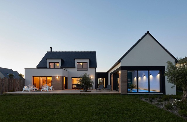NEW VILLA OF 250 M², SEA VIEW, HEATED SWIMMING POOL (29°). BEACH 300M.