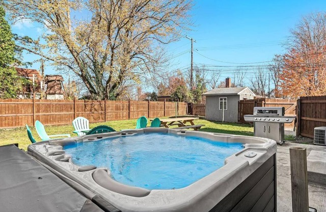 New! Warm & Cozy 3BR w/Hot Tub, Firepit & BBQ!