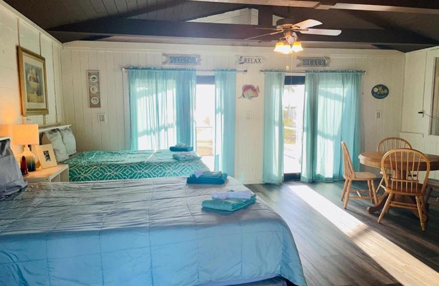 New water view guest house in Englewood