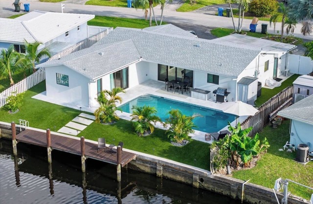 *NEW* Waterfront Modern Villa