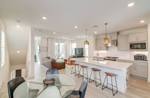 Newark Retreat w/Home Gym, Grill, Bicycles + More