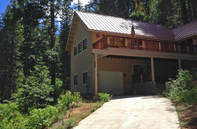 *NEWER Yosemite Inverness House* with Central Air and Heat Inside Yosemite Park