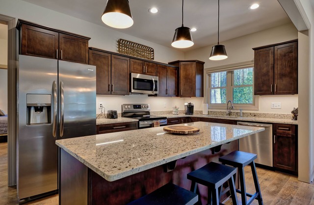 Newly Constructed Cottage Home in Highland Hills - Holly Berry